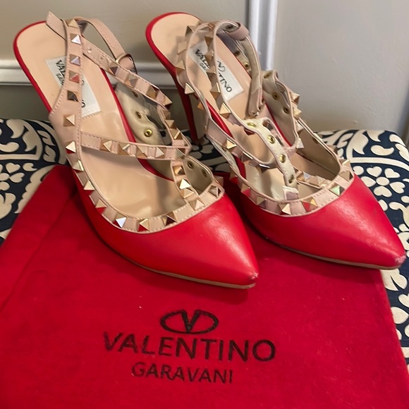 Valentino-inspired red stud heels - Picture 1 of 4